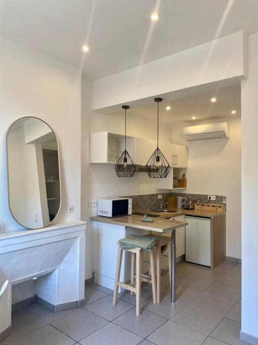 Joli Appartement Tres Proche De La Mer Marseilles Exterior foto