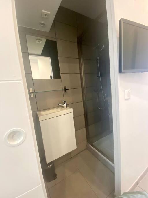 Joli Appartement Tres Proche De La Mer Marseilles Exterior foto